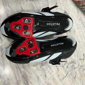 Like new Peleton Cycling shoes Size 39(woman’s 8)